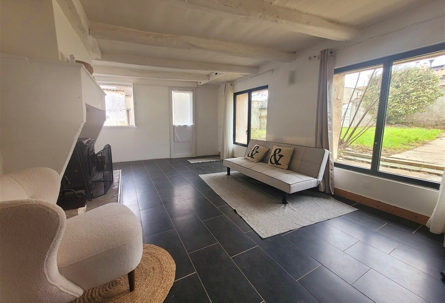 SAINT COUTANT LE GRAND (17430) : Maison 5 pièces 115m2 + jardin — photo 1