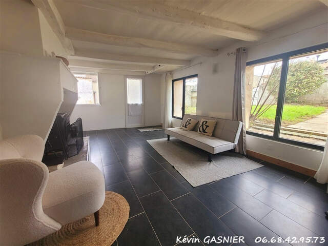 SAINT COUTANT LE GRAND (17430) : Maison 5 pièces 115m2 + jardin — photo du bien