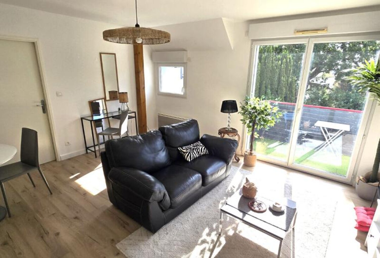 NANTES / PERRAY: Charmant 2 pièces rénové  au calme en fond d'impasse — photo 1