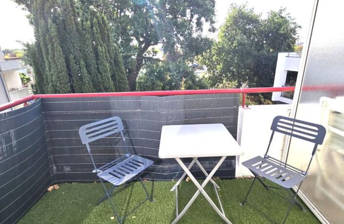 NANTES / PERRAY: Charmant 2 pièces rénové  au calme en fond d'impasse — photo 2
