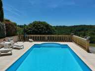 Maison de plain-pied avec piscine et garage — photo 2