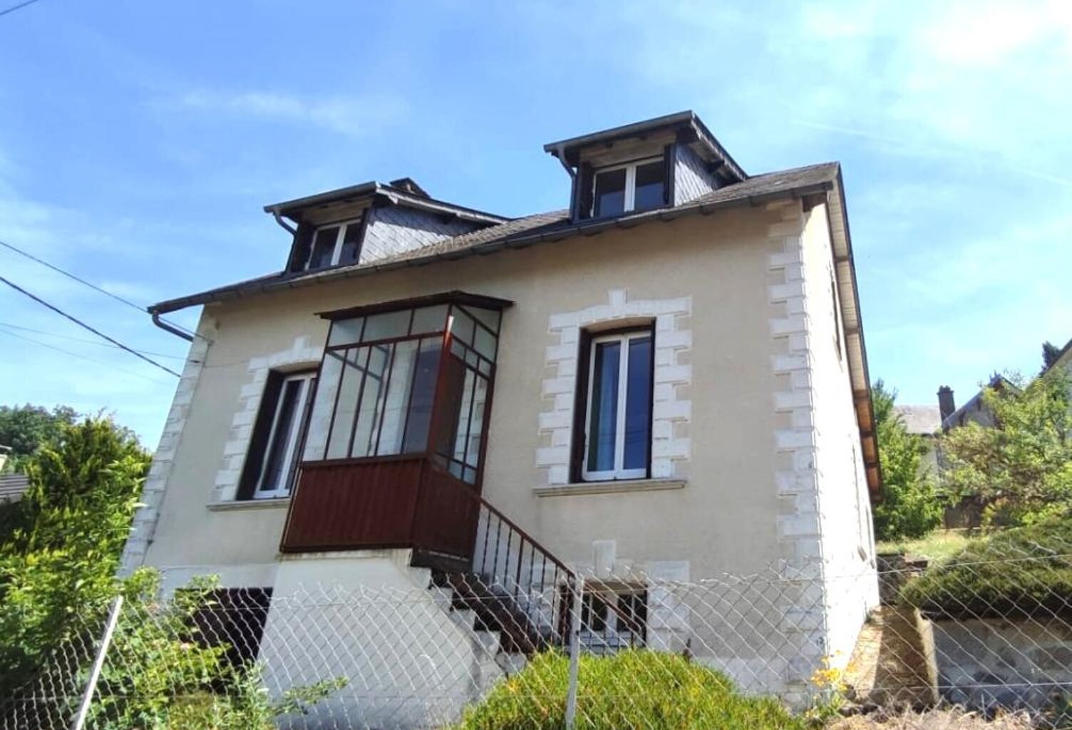 Maison avec terrain et garage , quartier calme d'USSEL 19200 — photo 1