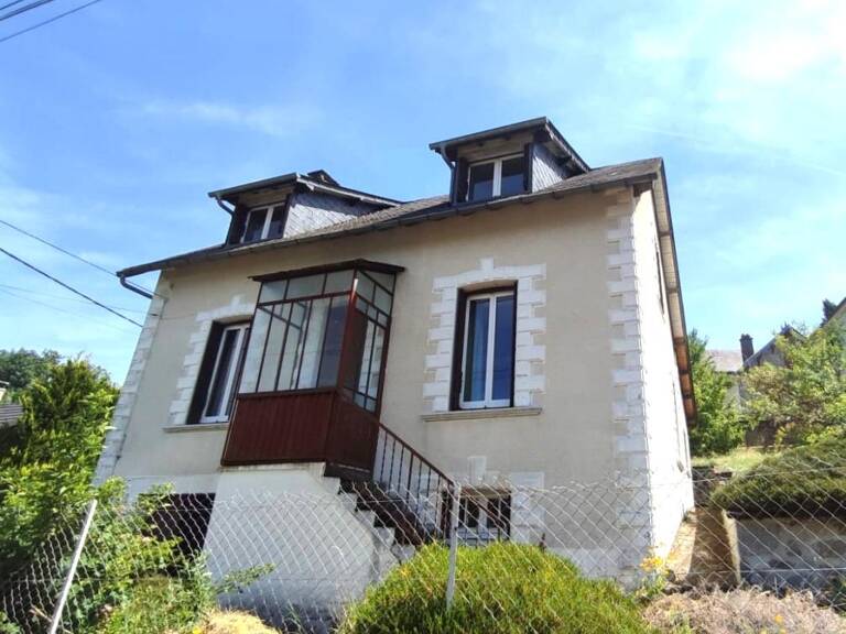 Maison avec terrain et garage , quartier calme d'USSEL 19200 — photo 1