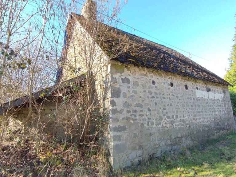 Ancien relais de poste à réhabiliter à Nuzéjoux (Haute-Corrèze) — photo 1