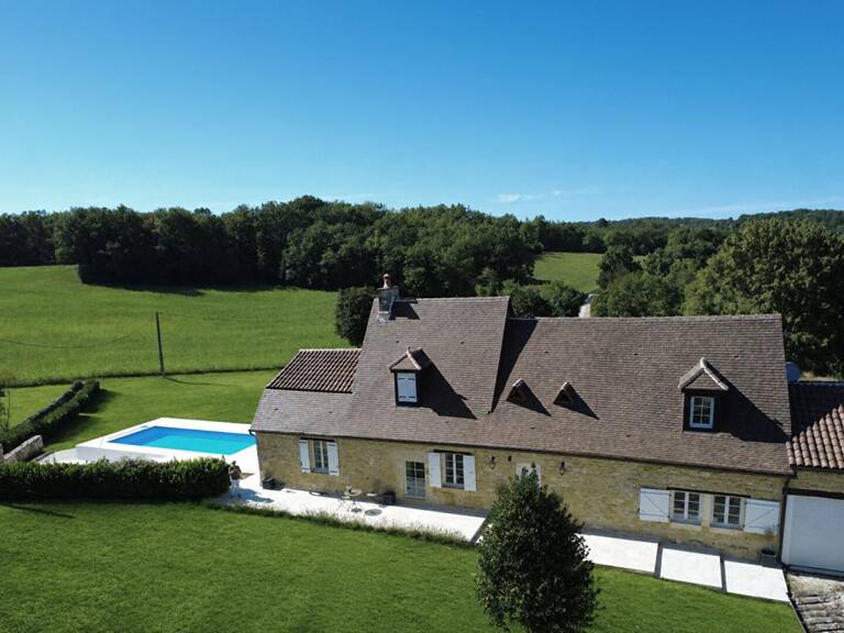 Ferme rénovée avec finition exceptionnel, piscine et 3 hectares de terrain — photo 1