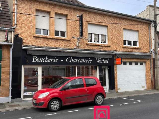 Immeuble commercial + habitations — photo du bien