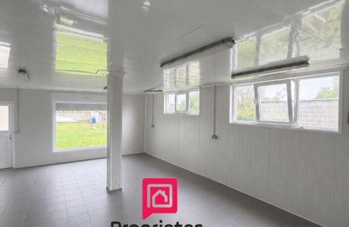 Immeuble commercial + habitations — photo 4