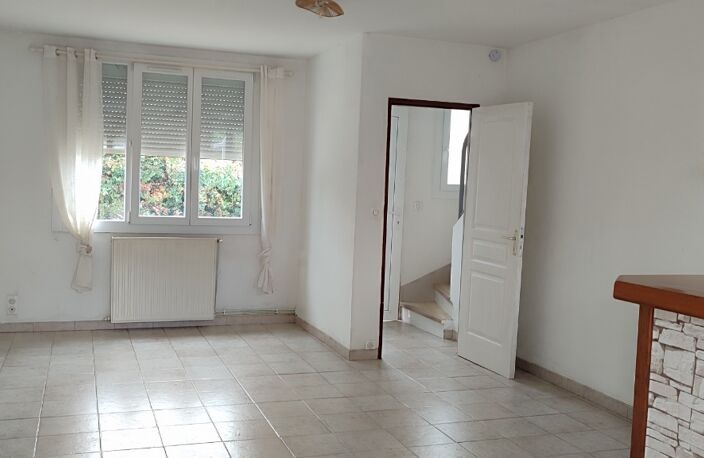 MAISON MITOYENNE DE 77M² HAB SUR 2 NIVEAUX 3 CHAMBRES + BUREAU + GARAGE, LE TOUT SUR UN TERRAIN CLOS DE 400M² ENVIRON — photo 2
