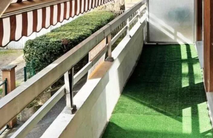 VILLEURBANNE – SECTEUR ZOLA / GRATTE-CIEL – À VISITER SANS TARDER – SUPERBE T4 TRAVERSANT DE 82 m² – 3 CHAMBRES – TERRASSE/BALCON 9 m² – CAVE – RÉNOVÉ — photo 3