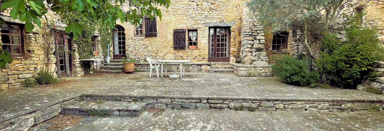 Maison 8 Pièces 330 m² à vendre à Viens (84750)