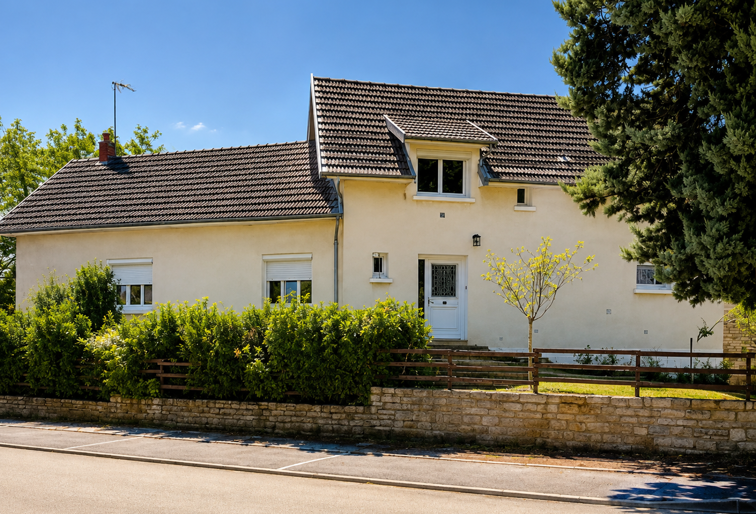 EN EXCLUSIVITÉ   Maison familiale à Ruffey-lès-Échirey — photo 1