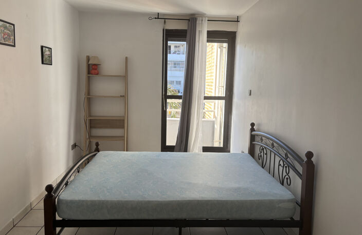 À LOUER - CHARMANT APPARTEMENT T2 MEUBLÉ — photo 4