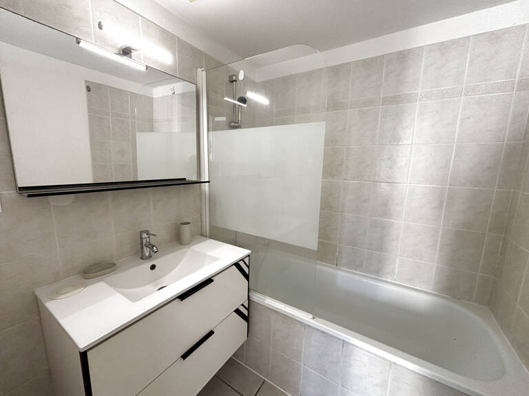 À LOUER - CHARMANT APPARTEMENT T2 MEUBLÉ — photo 1
