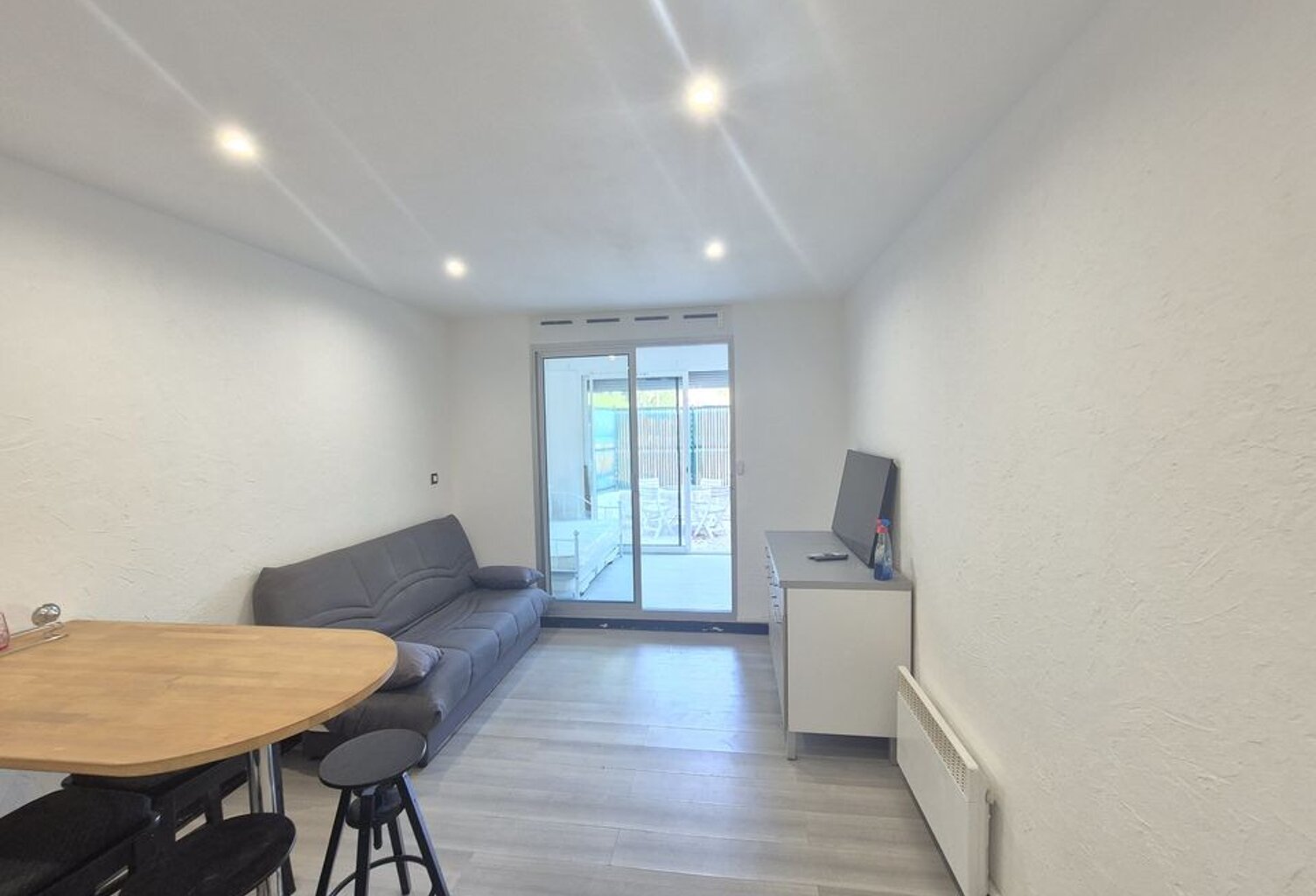 AAPPARTEMENT T2 avec carré de Jardin et Garage — photo 1