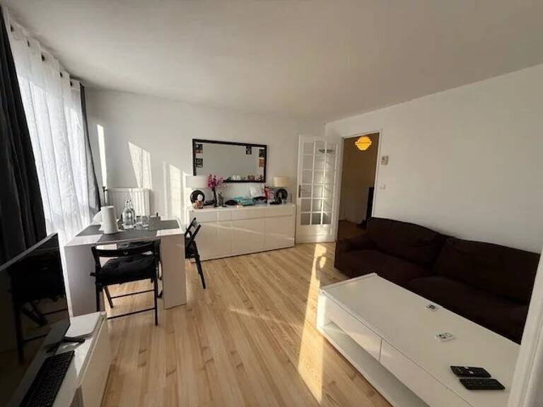 Un appartement lumineux à Combs-la-Ville — photo 1