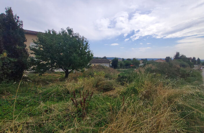 Terrain de 1007 m2 sur la commune des Côtes-d'Arey — photo 2