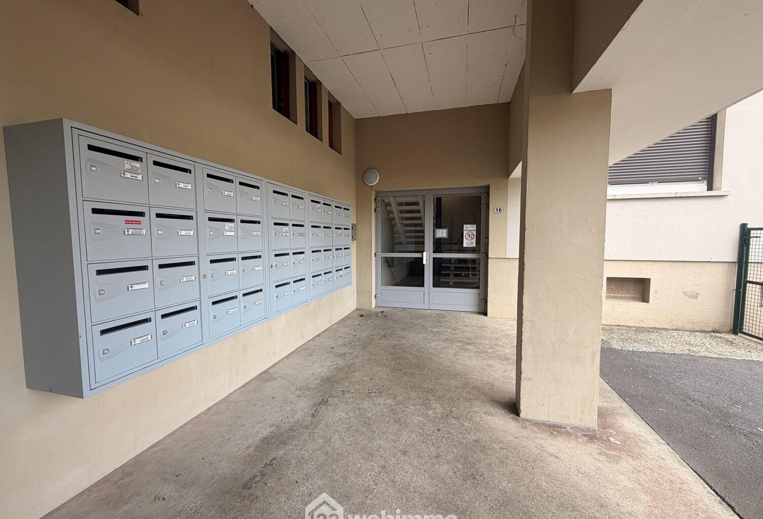 Appartement - 85m² - Laon — photo 1