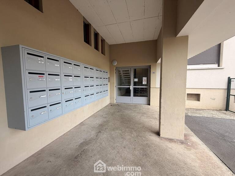 Appartement - 85m² - Laon — photo 1