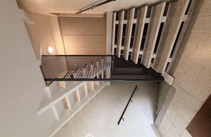 Appartement - 85m² - Laon — photo 2