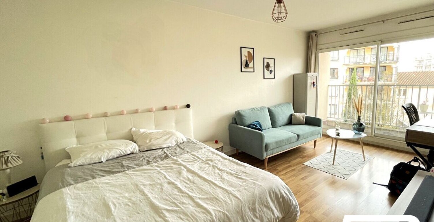 LIMOGES STUDIO DE 34 m²  NON MEUBLE PROCHE CHURCHILL — photo 1