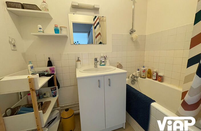 LIMOGES STUDIO DE 34 m²  NON MEUBLE PROCHE CHURCHILL — photo 4