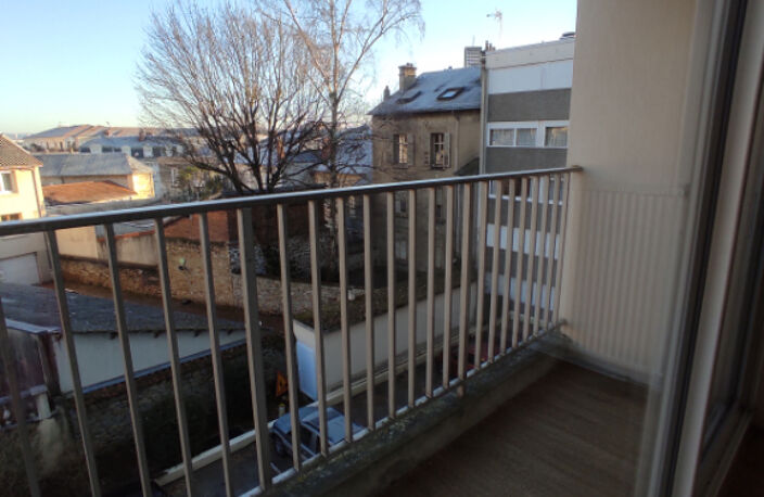 LIMOGES STUDIO DE 34 m²  NON MEUBLE PROCHE CHURCHILL — photo 5