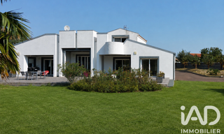 Maison 8 Pièces 402 m² à vendre à Saint-Révérend (85220)