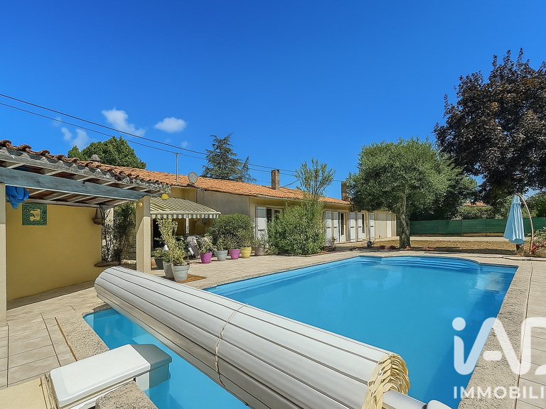 Vente Maison/villa 8 pièces — photo 1