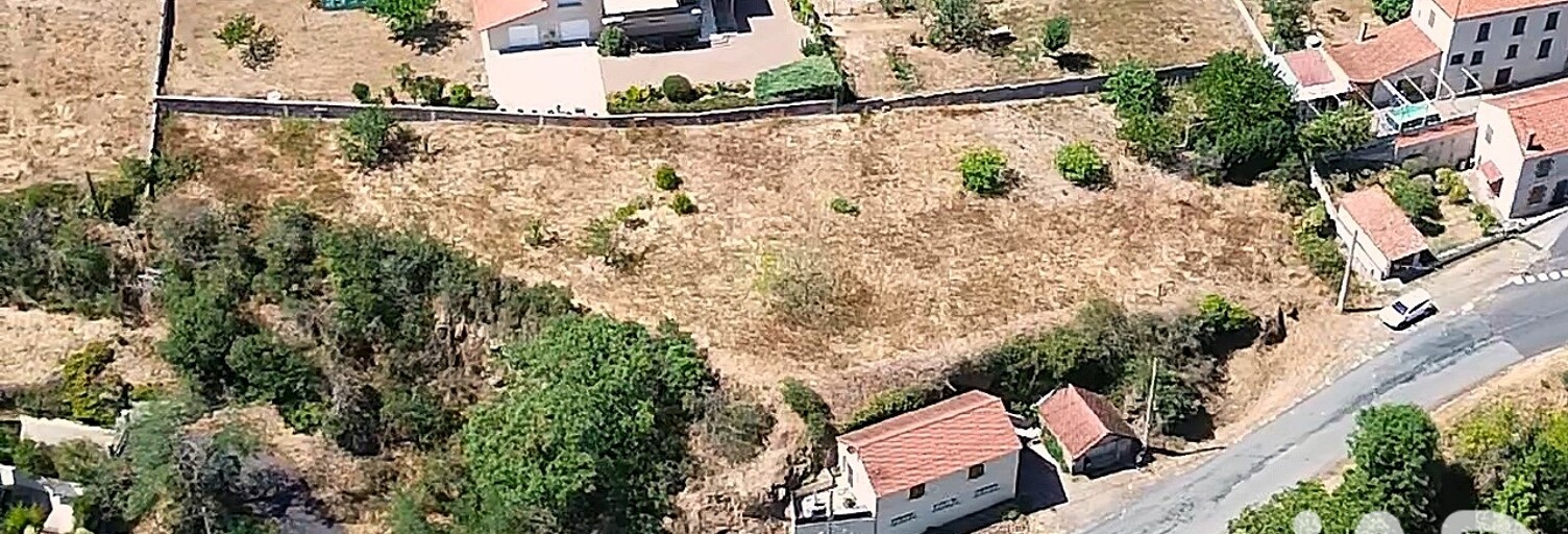 Terrain  1790 m² à vendre à Charbonnier-les-Mines (63340)