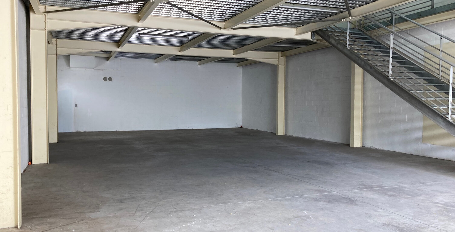 De 360m2 à louer 3200 EUR par mois à Saint-Denis avec LNA — photo 1