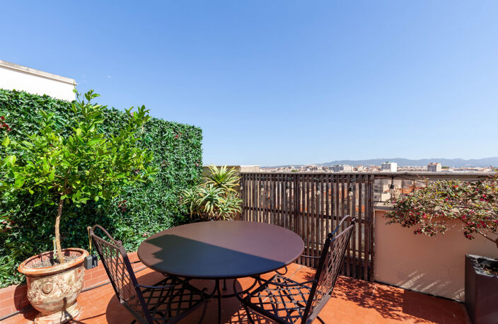 EXCLUSIVITE : MARSEILLE   PLACE CASTELLANE DERNIER ÉTAGE   1 — photo 4