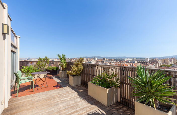 EXCLUSIVITE : MARSEILLE   PLACE CASTELLANE DERNIER ÉTAGE   1 — photo 5