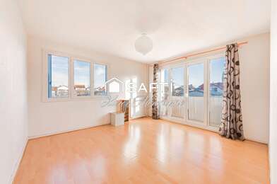 Appartement 4 pièces 220000 €