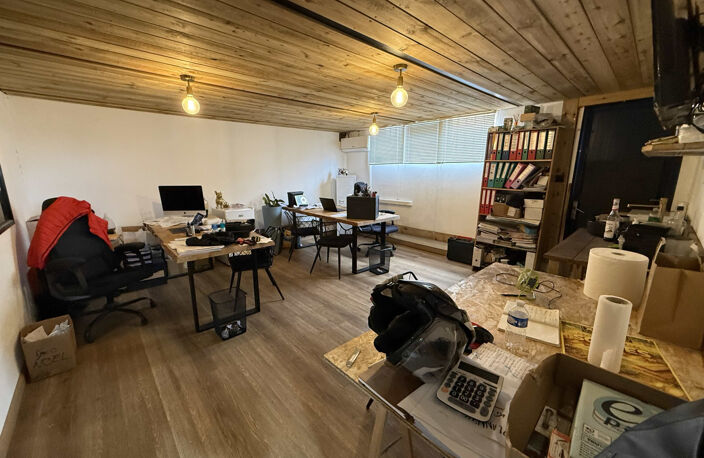 Local d'activités - Entrepôt à louer   Le Port   520 m2 env. — photo 3