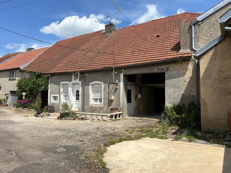 maison rénovée, à la campagne avec deux chambres,garages et jardin — photo 1