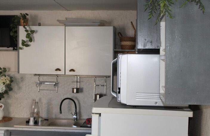 maison rénovée, à la campagne avec deux chambres,garages et jardin — photo 5