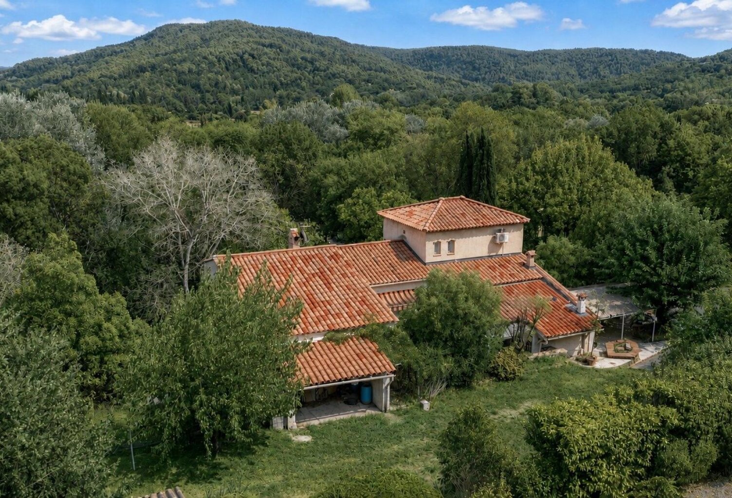 UN HAVRE DE PAIX AU BORD DE LA RIVIÈRE, IDÉAL POUR UNE VIE DE FAMILLE — photo 1