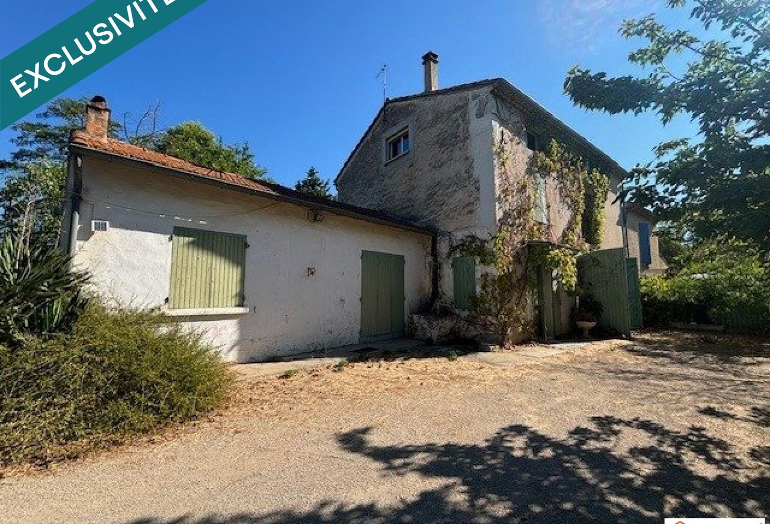 Maison de caractère mitoyenne avec écurie sur 1,15 hectare  Vocation équestre  Morières-lès-Avignon — photo 1