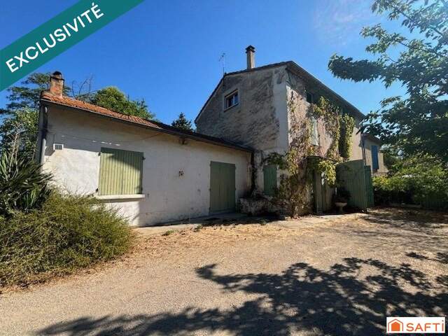 Maison de caractère mitoyenne avec écurie sur 1,15 hectare  Vocation équestre  Morières-lès-Avignon — photo du bien