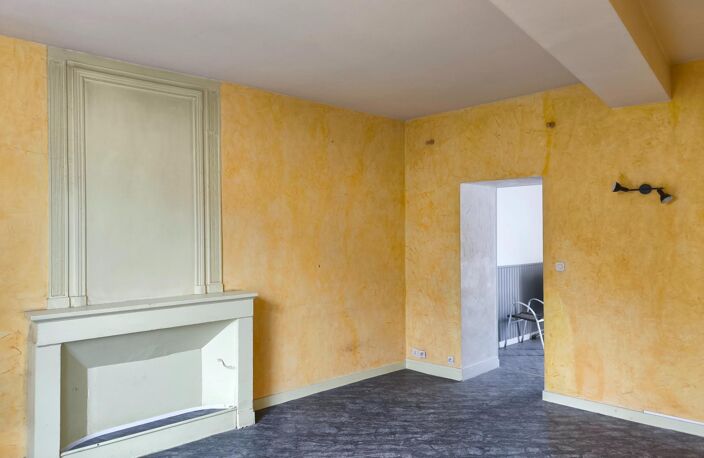 Opportunité investisseur ou commerçant  Immeuble mixte en plein centre-ville de Saint-Jean-d'Angély — photo 5