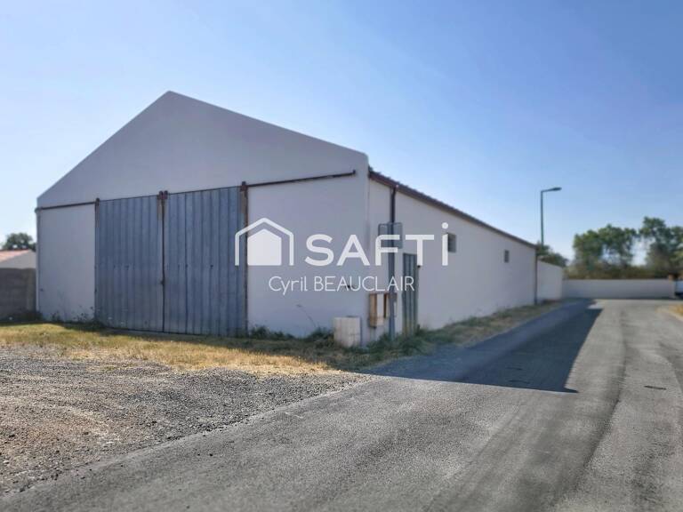 Hangar à Louer — photo 1