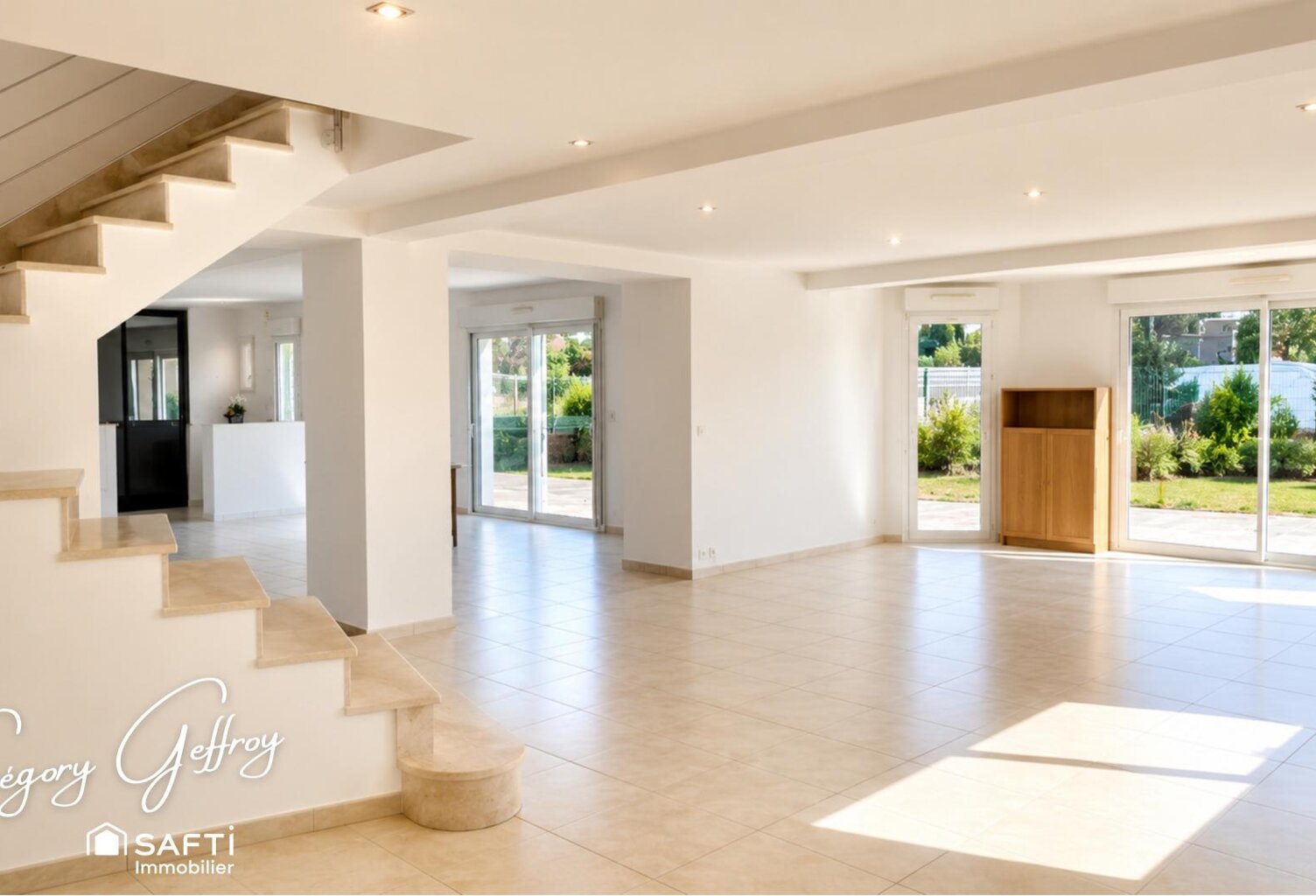 Pièce à vivre de plus de 100m² ! — photo 1