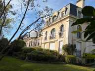 Appartement 2 Pièces dans un joli château offre authenticité et calme et verdure — photo 2
