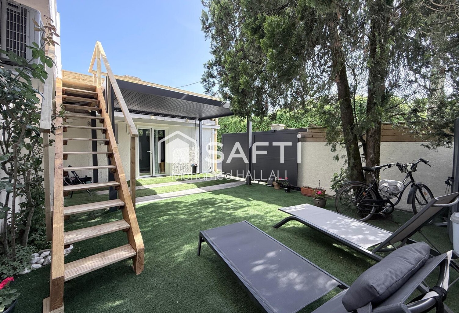 Ensemble immobilier : Studio et T3, jardin, parking — photo 1
