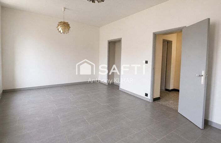 Charmante maison avec terrain arboré, garage et dépendance — photo 2