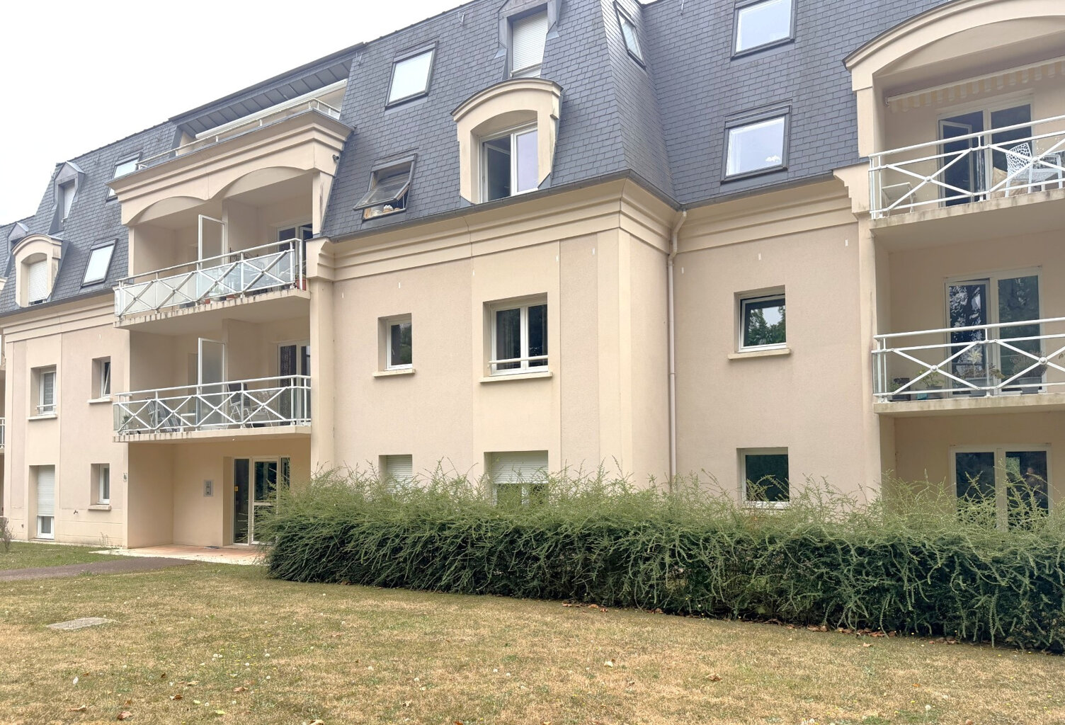 MATHIEU APPARTEMENT 2 PIECES A VENDRE AVEC CAVE ET PARKING — photo 1