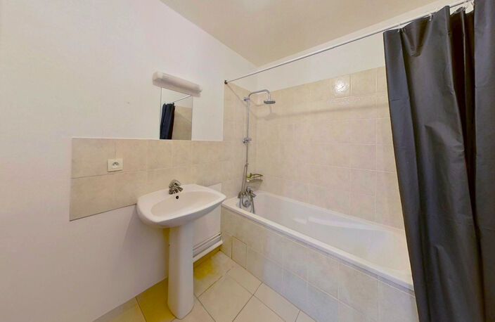 MATHIEU APPARTEMENT 2 PIECES A VENDRE AVEC CAVE ET PARKING — photo 5