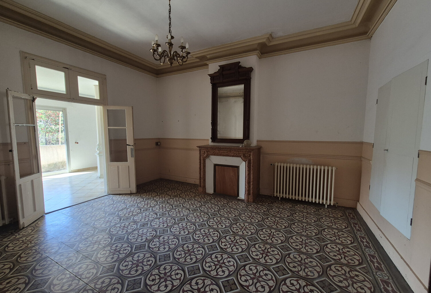 Maison vigneronne avec garage et jardin — photo 1