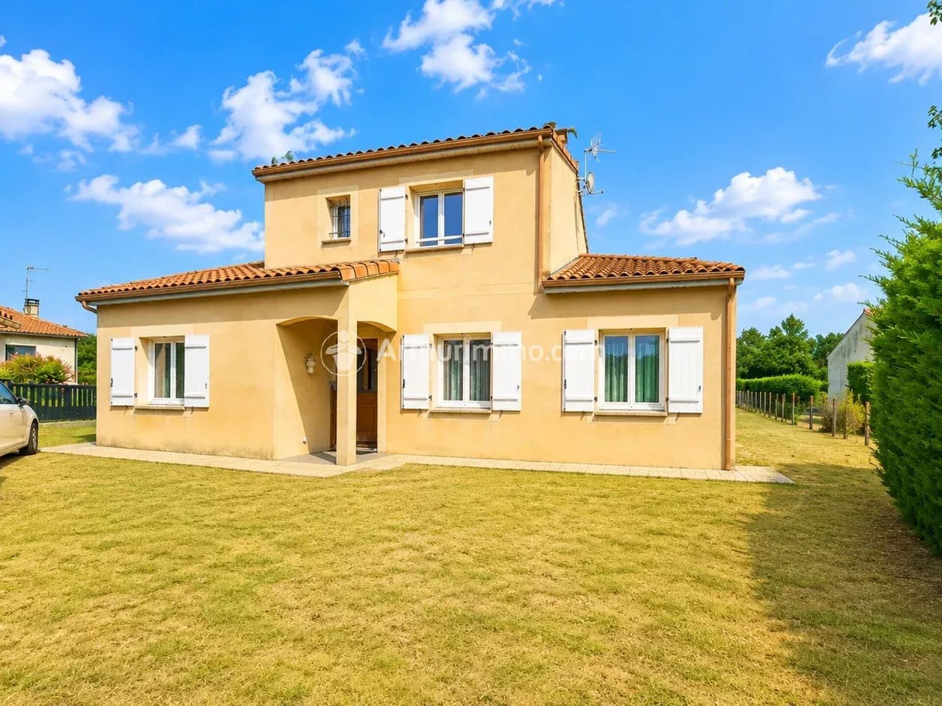 Maison 6 pièces 129 m² · à Saint-Front-de-Pradoux · 129 m² · 219 000 €