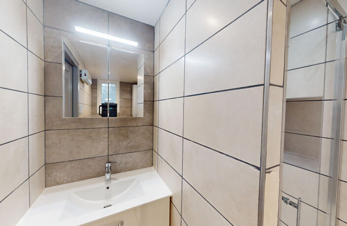 Studio meublé rénové 23,23m2 — photo 4